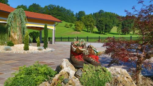 Wallern an der Trattnach Apartment | Family-Friendly Ferienwohnungen Hanetseder with High Ratings