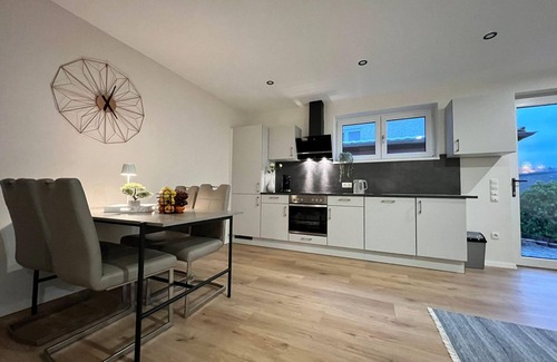 Bundenthal Apartment | Relaxing Ferienwohnung Timeout with Scenic Ocean Views