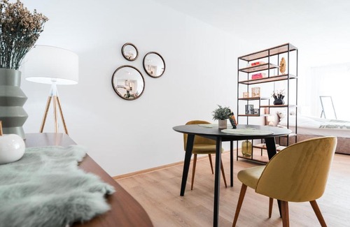Ahrweiler Apartment | Cozy Central Apartment for 2: Wifi, Kitchen & Parking