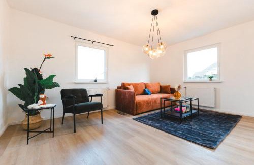 Ahrweiler Apartment | Central Ferienwohnung for 4: WiFi, Kitchen & Netflix Access