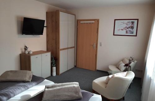 Bad Peterstal-Griesbach Apartment | Cozy Retreat at Ferienwohnung am Kapellenberg Near Nature