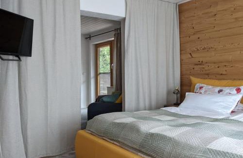Heidenheim an der Brenz Apartment | Serene Forest Retreat: Family-Friendly Stay at 9.2/10