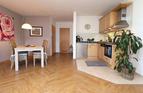 Ostseebad Ahrenshoop Apartment | Beachside Retreat: Ferienwohnung "dreimaster" with Ocean View