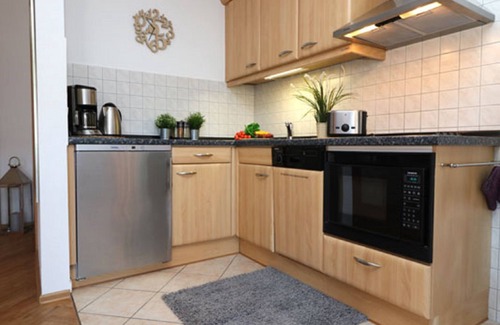 Ostseebad Ahrenshoop Apartment | Beachside Retreat: Ferienwohnung "dreimaster" with Ocean View