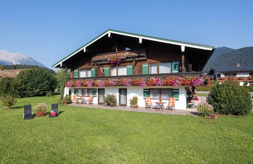 Oberschonau Apartment | Guest Rated: Ferienwohnung Hochkalter with 2 Bedrooms & Balconies