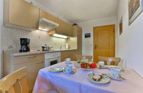 Unterschonau Apartment | Perfect Retreat for 4: Family-Friendly with Balcony & Kitchen