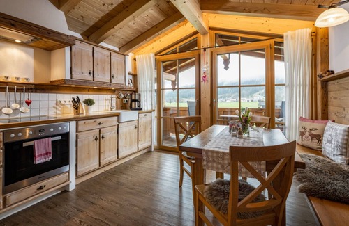 Oberschonau Apartment | Cozy Ferienwohnung Königssee: Ideal for Couples Getaway