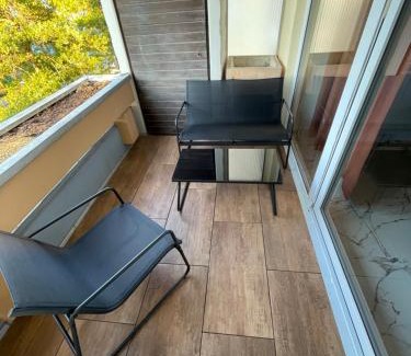 Villingen-Schwenningen Apartment | Pet-Friendly Ferienwohnung am Rietenzentrum - Rated 8.8/10