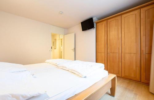 Immenstaad am Bodensee Apartment | Cozy Ferienwohnpark Immenstaad: Family-Friendly Getaway