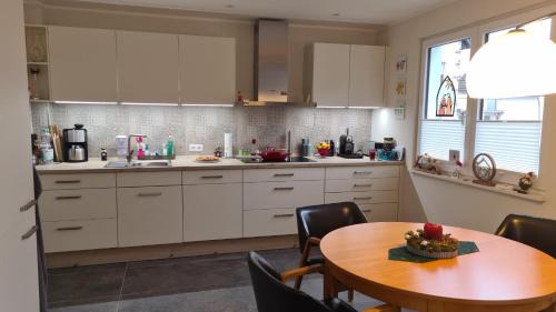 Walporzheim Apartment | Oceanfront Retreat at Ferienwohnung Wurzelecht for Families
