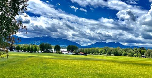 Breitbrunn a. Chiemsee Apartment | Top-Rated Ferienwohnung ChiemseeAlpenBlick for Families