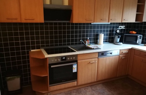 Neustadt bei Coburg Apartment | Ideal Getaway: Cozy Apartment for 4 with Balcony & Spa
