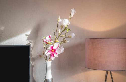 Radolfzell am Bodensee Apartment | Family-Friendly Ferienwohnung Säntisblick with Hot Tub