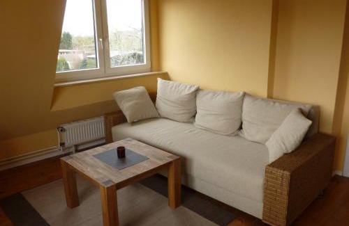Schonberg Apartment | Beachfront Getaway: 9/10 Rated Family-Friendly Retreat