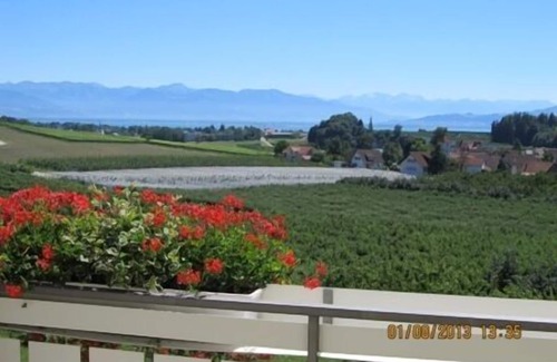 Wasserburg Apartment | Spacious Ferienwohnung 2 with Breakfast and Family-Friendly Amenities
