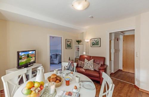 Wenkendorf Apartment | Inviting Ferienwohnung Gänseblümchen with Oceanfront Views