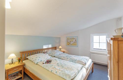 Wenkendorf Apartment | Inviting Ferienwohnung Gänseblümchen with Oceanfront Views