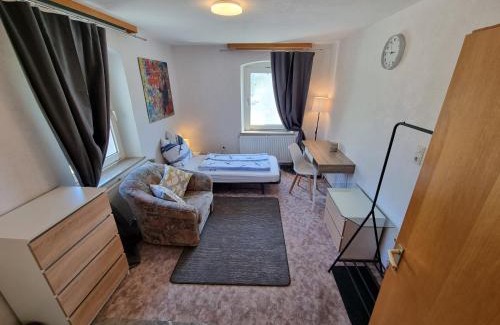 Zell im Fichtelgebirge House | Discover Ferienwohnung Kühnel: A Budget-Friendly Retreat