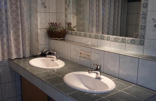 Sankt Martin bei Lofer Apartment | Top-Rated Ferienwohnung Waldhäusl: Pet & Child Friendly Stay