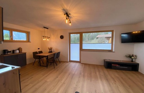 Steinberg am Rofan Apartment | Family-Friendly Ferienwohnung Rofan - Moser's Cozy Retreat