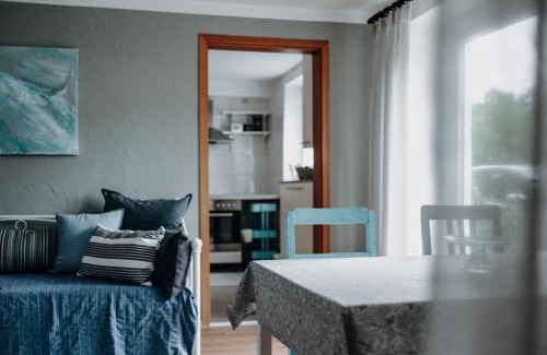 Busingen am Hochrhein Apartment | Oceanfront Getaway at Ferienwohnung am Sonnenberg
