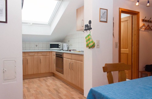 Hohenaschau im Chiemgau Apartment | Guest Rated 10/10: "Bergstüberl" with Balcony & Kitchen