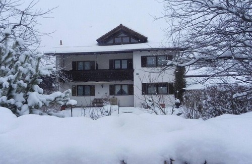 Bernau am Chiemsee Apartment | Cozy Getaway for 1-2 with Great Amenities & High Rating