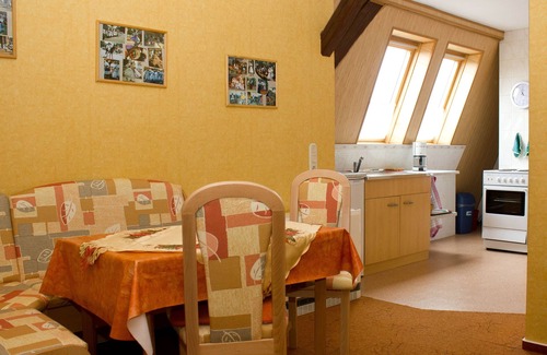 Lubbenau/Spreewald Apartment | Cozy Ferienwohnung Zum Dorfschullehrer with Ocean View