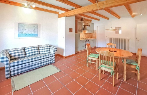 Roggentin Apartment | Cozy 1 Bedroom Retreat with Spa & Breakfast in Mirow