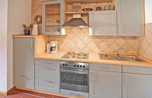 Roggentin Apartment | Cozy 1 Bedroom Retreat with Spa & Breakfast in Mirow