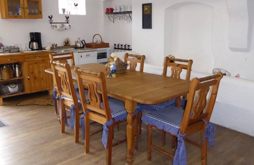 Raddusch Apartment | Explore Ferienwohnung Froschkönig - Family-Friendly Escape
