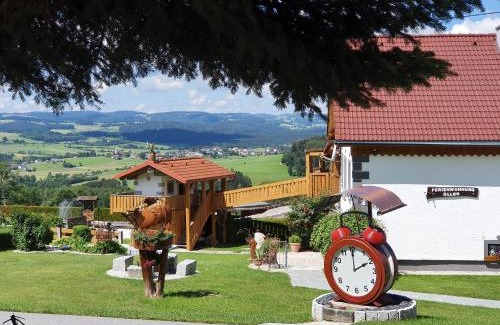 Ulrichsberg Apartment | Pet-Friendly Helis Ranch with Pool & Hot Tub Awaits You