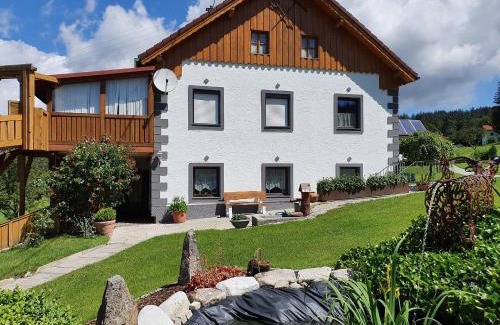 Ulrichsberg Apartment | Pet-Friendly Helis Ranch with Pool & Hot Tub Awaits You
