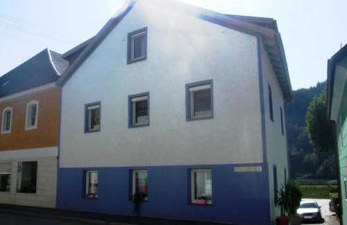 Obernzell Apartment | Pet-Friendly Ferienwohnung Örtl 7 with Oceanfront Views