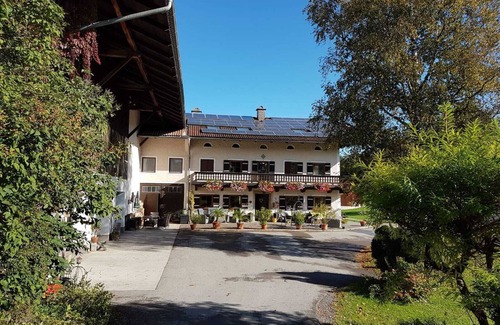 Grabenstatt Apartment | Cozy Dachgeschoss Ferienwohnung for 2-4 Guests, Child-Friendly