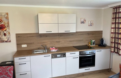 Abersee Apartment | Cozy 1-Bedroom Apartment at Gästehaus Kloibergütl