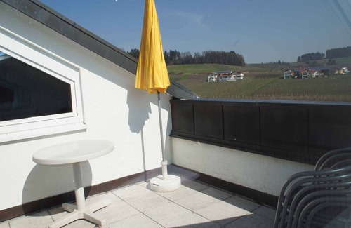 Bodolz Apartment | Cozy Lake View Retreat with Breakfast & Family Amenities