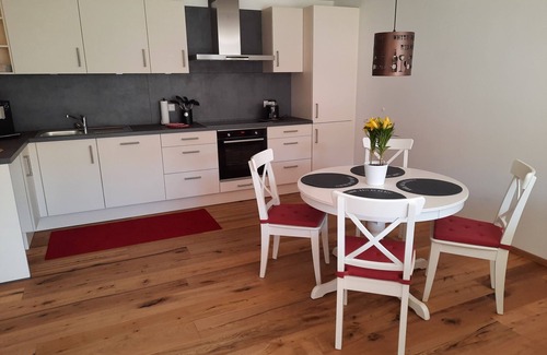 Pfeffingen Apartment | Cozy 1-Bedroom Apartment with Kitchen and Breakfast
