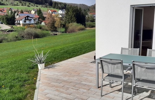 Pfeffingen Apartment | Cozy 1-Bedroom Apartment with Kitchen and Breakfast