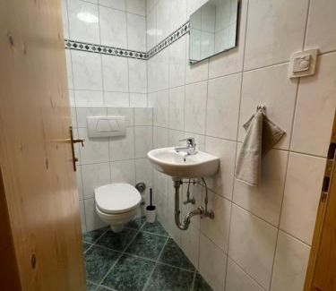 Konigsleiten Apartment | Oceanfront Retreat: Ferienwohnung 121a - Family Friendly Stay