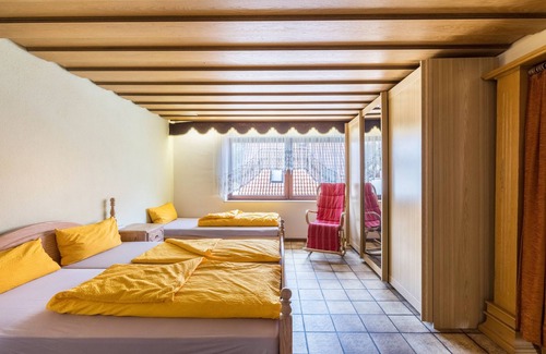 Wehingen Apartment | Spacious 3-Bedroom Getaway with Balconies and Kitchen