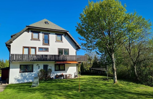 Kniebis Apartment | Comfortable Family Retreat with Kitchen and Breakfast