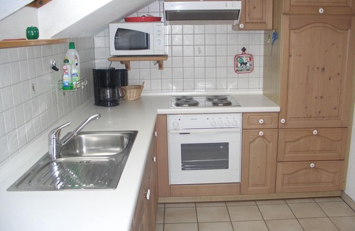 Bad Waldsee Apartment | Cozy Ferienwohnung for 2 with Kitchen & Breakfast Included