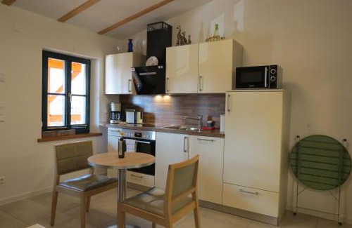Zwenkau Apartment | Ferienwohnung 2 am Zwenkauer See-frisch renoviert