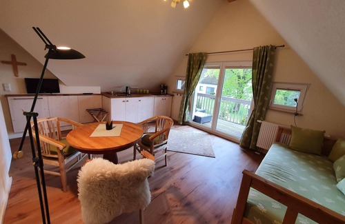 Goessweinstein Apartment | Cozy Ferienwohnung 2: Ideal Stay for Families