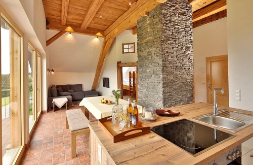 Sankt Maergen Apartment | Family-Friendly Ferienwohnung 2 "Dubeschlag" with Spa