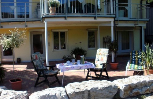 Enzklosterle Apartment | Cozy Ferienwohnung 2 with Kitchen & Breakfast Included