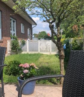 Region Hannover District Apartment | Cozy Ferienwohnung 2 with Garden and Pet-Friendly Amenities
