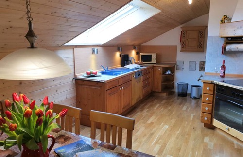 Aunham Apartment | Guest Rated 10/10: Cozy FeWo with Balcony and Kitchen