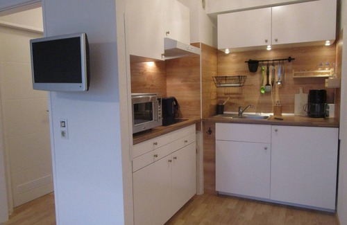 Loerrach Apartment | Cozy Apartment with Kitchen & Breakfast for Families